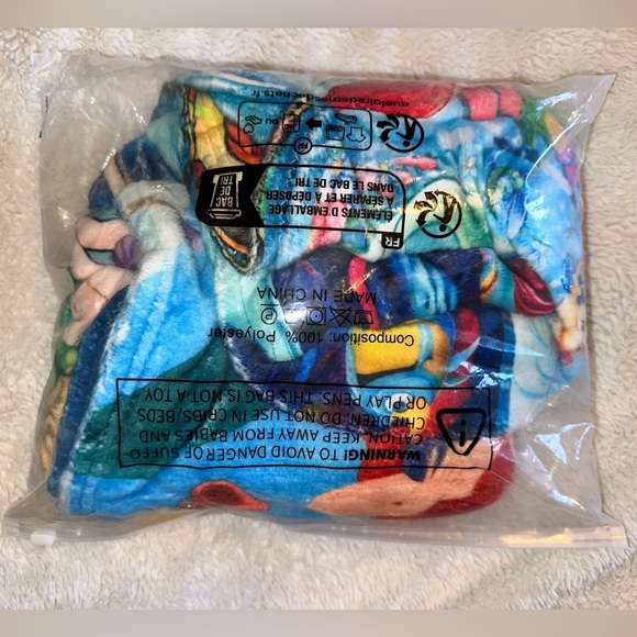 NIB Little Mermaid Fleece Blanket - Picture 9 of 9